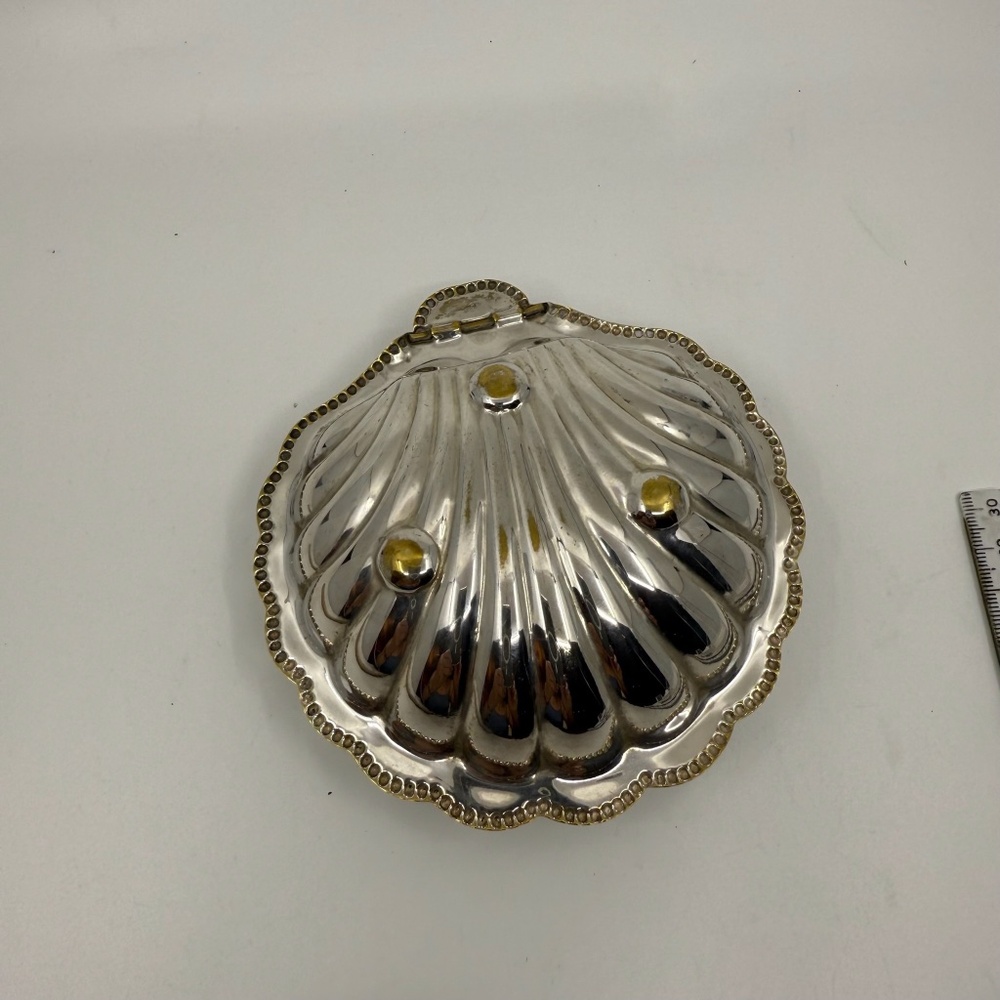 VINTAGE E & JL (E&J LEEK) SILVER PLATE CLAM SHELL BUTTER DISH W/ FROSTED GLASS - Picture 3 of 16